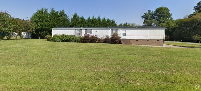 Building Photo - Move-In Ready 3 Bed, 2 Bath Home in Newton...
