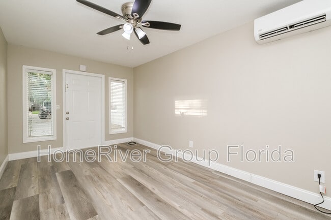 Photo - 1203 Sheridan Rd