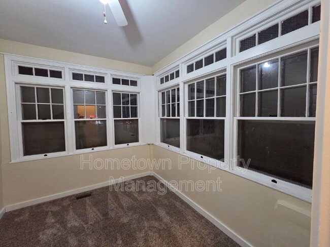 Photo - 3623 Derry St