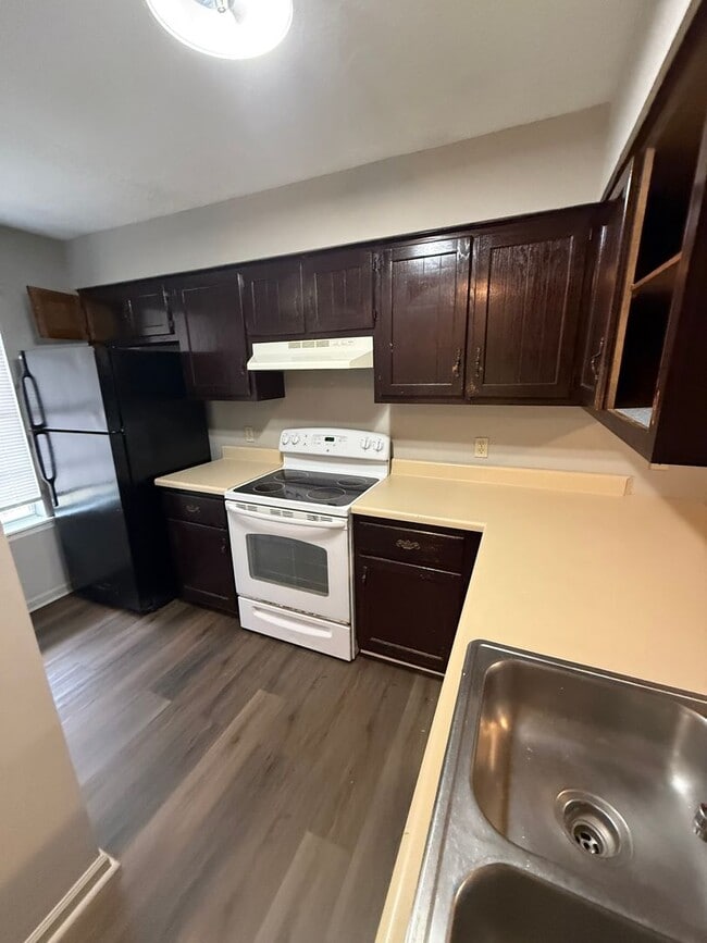 Photo - 118 Creekwood Ave Unit A