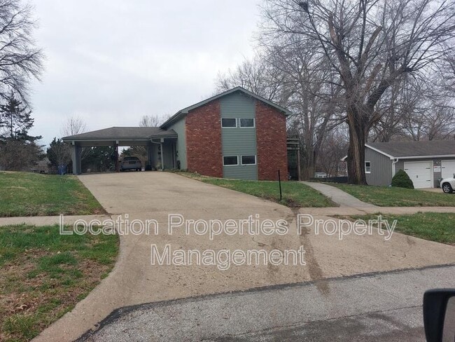 Building Photo - 3039 W 7th St