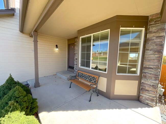 Photo - 4 Bedroom Home Available Near Barnes Rd & ...