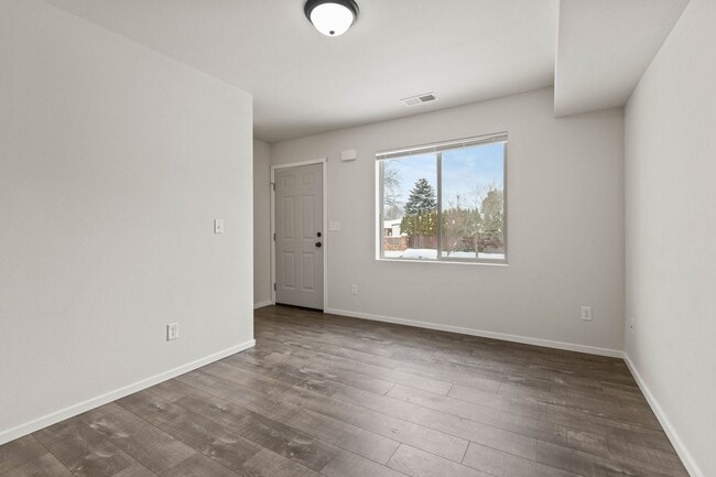 Photo - Fruitvale Townhomes - modern apartment living