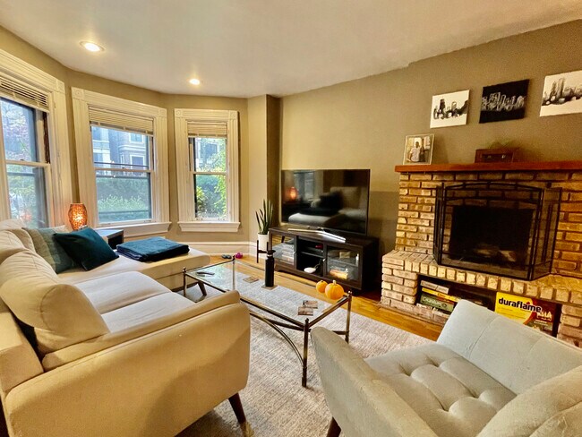 Photo - 2050 N Bissell St Unit 1