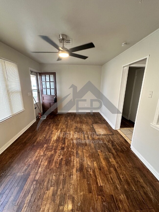 Photo - 216 W 4th St