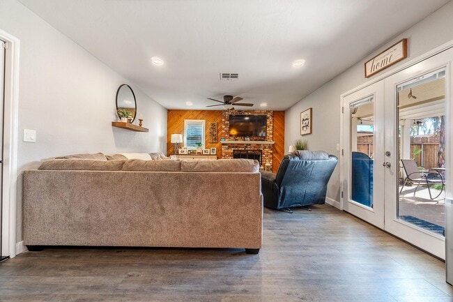 Photo - 1741 McComb Ave