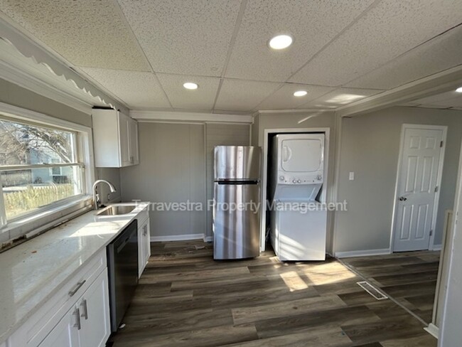 Georgeous Remodeled 3 bed w/ bonus finishe... - Georgeous Remodeled 3 bed w/ bonus finishe... Casa