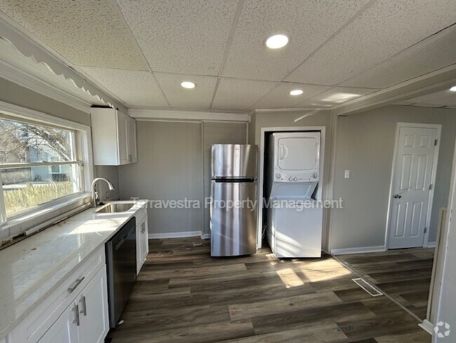 Building Photo - Georgeous Remodeled 3 bed w/ bonus finishe... Rental