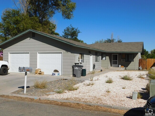 Building Photo - 302 Leona Ave Rental