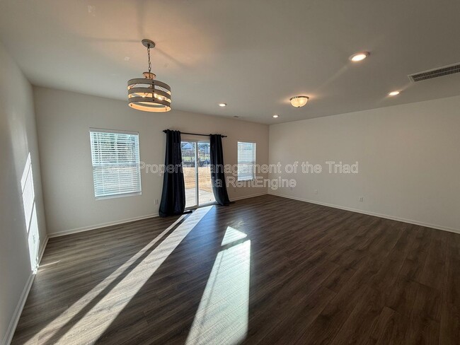 Photo - 206 Solacium Ln