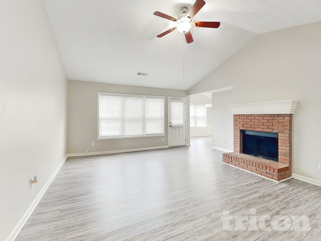 Photo - 2725 Archer Way