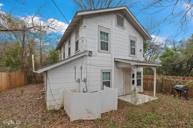 Photo - 3215 Penick St