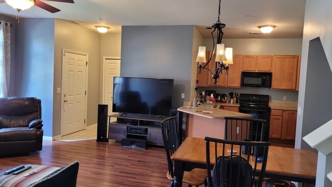 Photo - 8102 Addington Dr