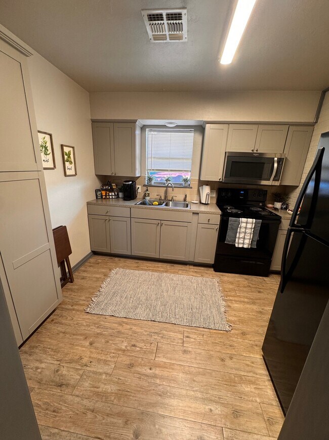 Photo - 1207 W Gore Blvd Unit 11