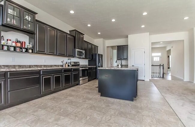 Photo - 10279 Benjamin Way