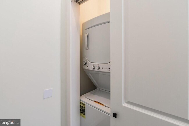 Photo - 5303 Chester Ave Unit 203