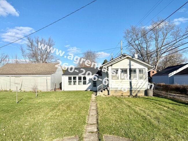 Building Photo - 2 Bedroom House