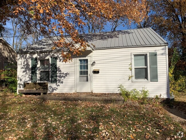 Building Photo - 2 Bedroom Single Family Home