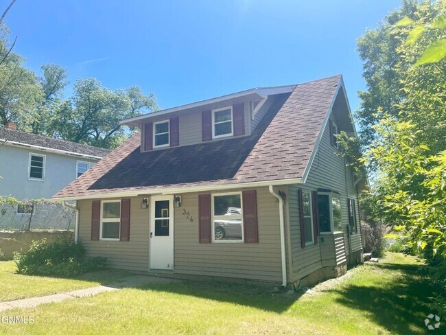 Building Photo - 324 7th St NE Rental