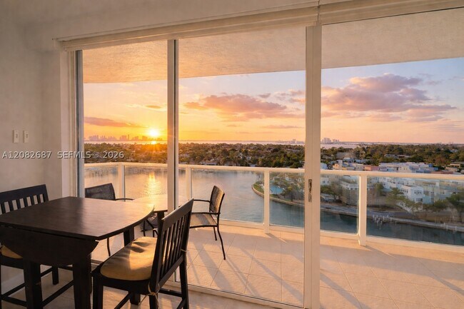 Building Photo - 5900 Collins Ave Unit 1405