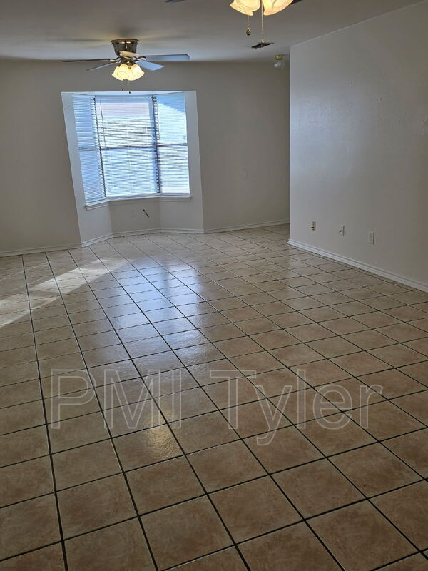 Photo - 16124 Shoshone Dr