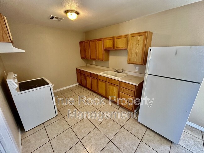 Photo - 218 E 14th St