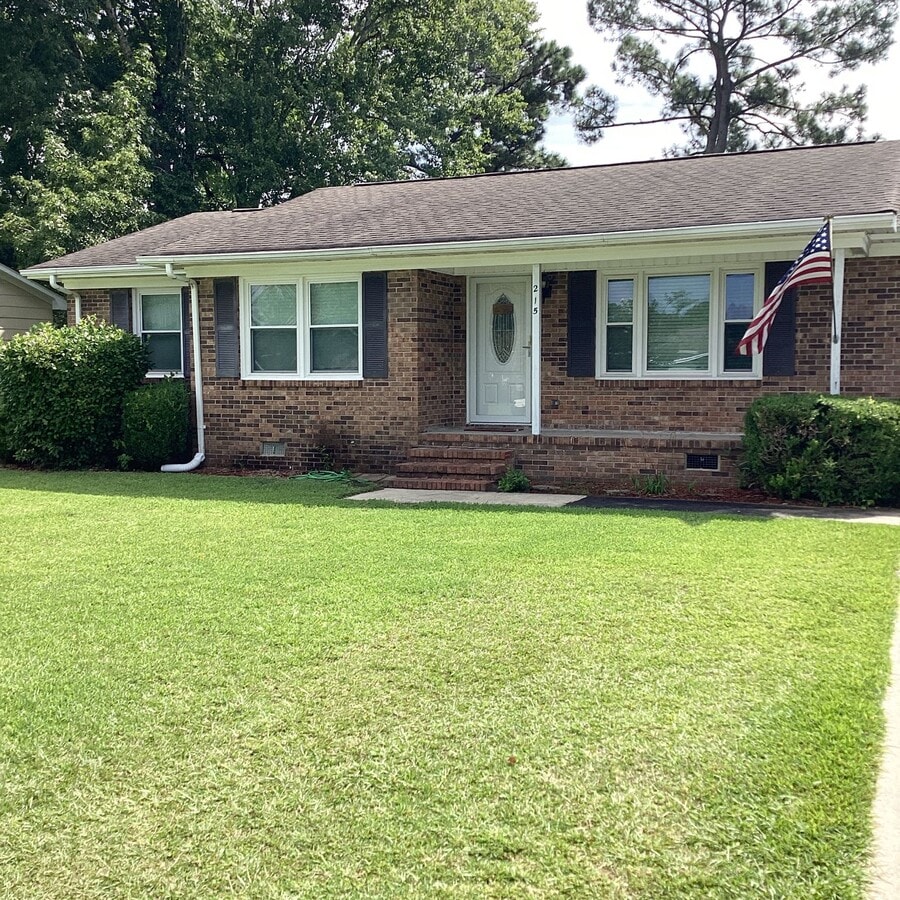 Photo - 215 Forestview Dr