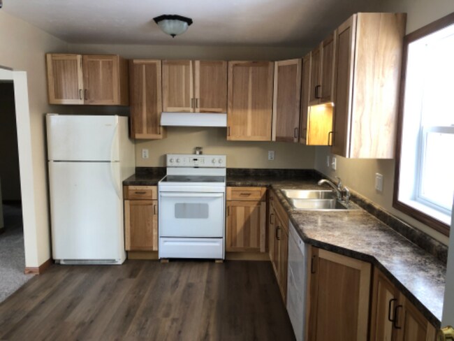 Photo - 221 E 1st St