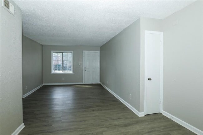 Photo - 2065 Alison Ct SW Unit 6