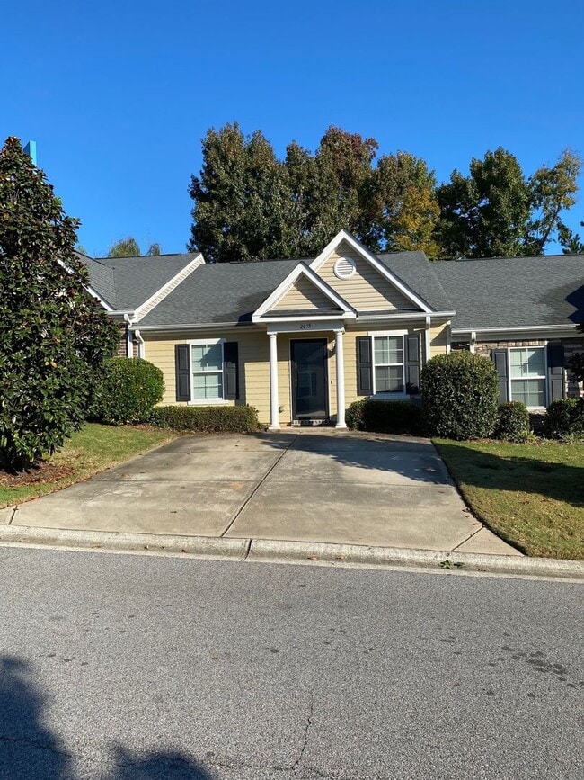 Photo - Townhome located just off I20 and Washingt...