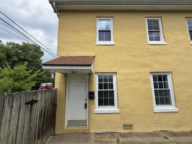 Building Photo - 1115 Winchester St Unit A K5