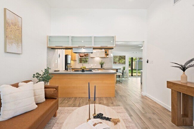 4904 Enchanted Ln