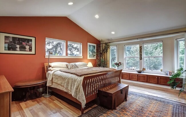 Photo - 3BR in great neighborhood with large yard