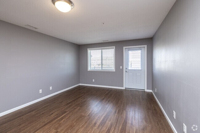 2BR, 1BA - 999SF - Living Room