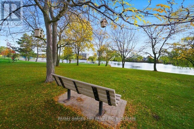 Photo - 330 Prince Charles Dr S Unité 1402