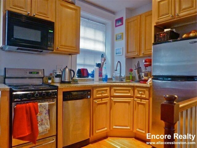 Building Photo - 80 West Cedar St