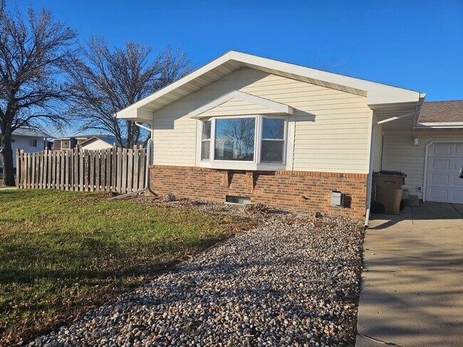 Building Photo - 1732-1734 6th St SE Unit 1734