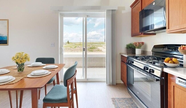 Building Photo - Stanley Pointe Townhomes