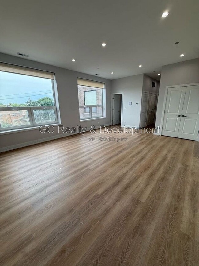 Photo - 5071 N Northwest Hwy Unit 305