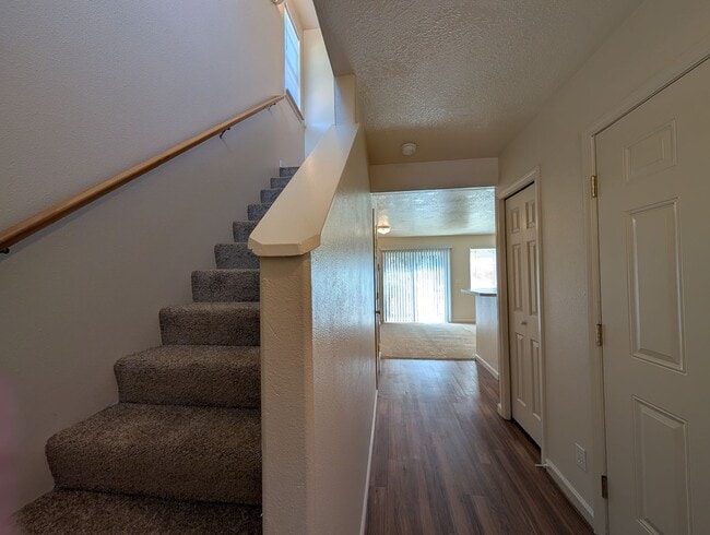 Photo - 5949 Aster St