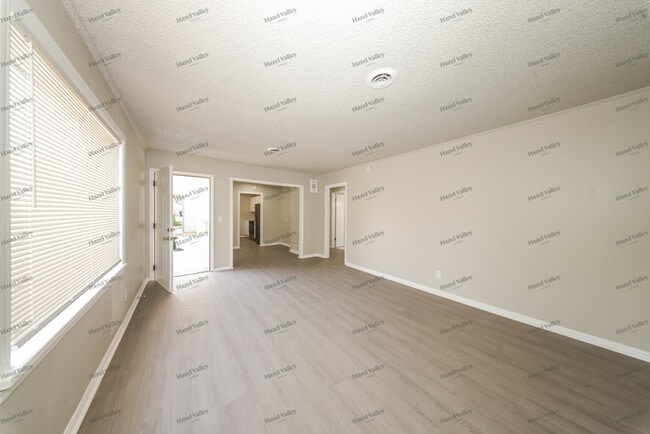 Photo - 3000 Shirley Ln