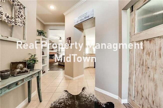 Photo - 1105 Sunland Ct