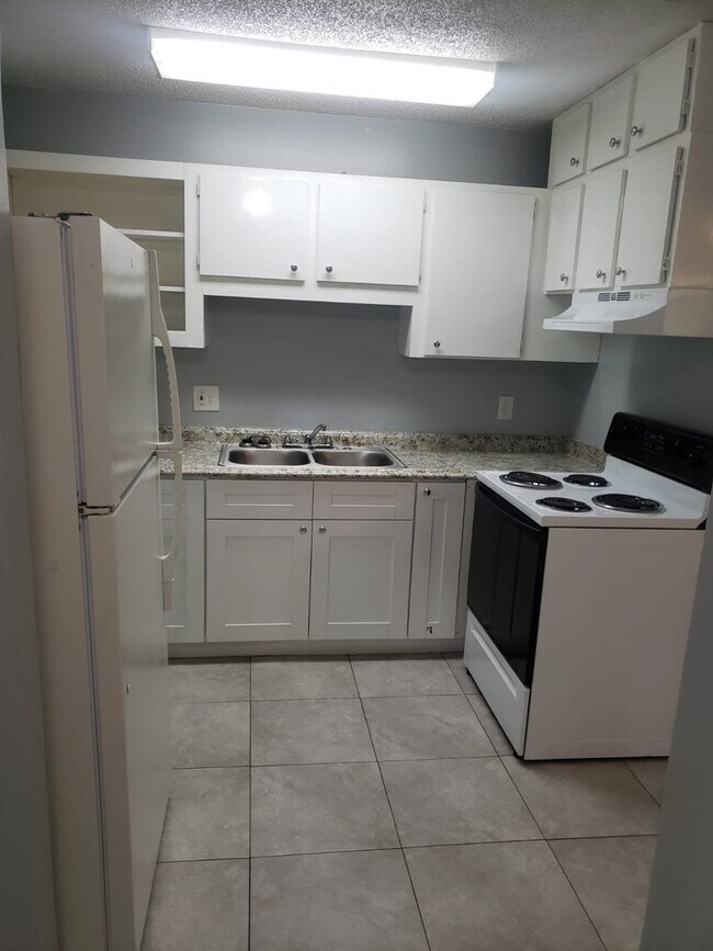 Photo - 9406 N Mulberry St Unit 2