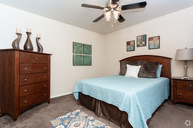 2HAB, 2BA - 904 ft² - Hillside Apartments