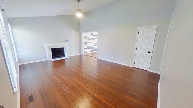 Photo - 5046 Waterford Dr