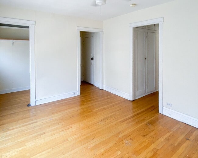 Photo - 526 W Cornelia Ave