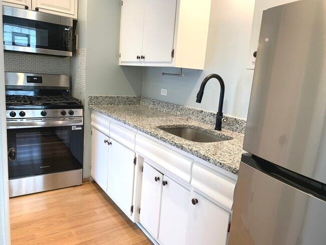 Photo - 7300 S 78th Ave Unidad 6