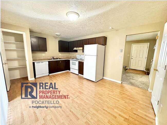 Photo - 230 W Chubbuck Rd Unidad B4