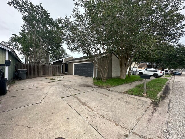 Photo - 114 Avant Garde Dr