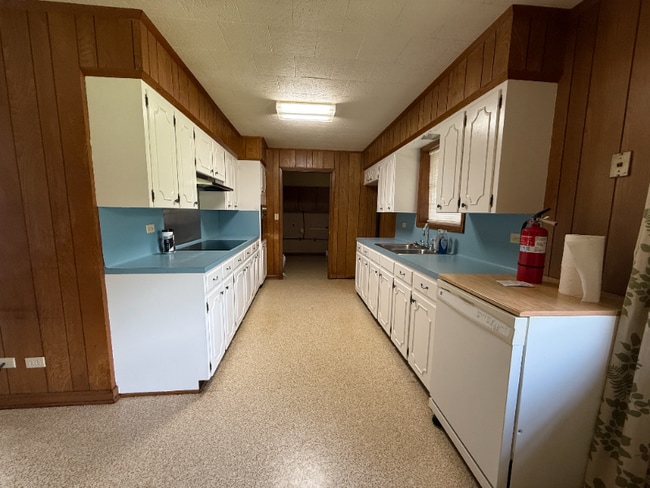 Photo - 215 Clause Ln